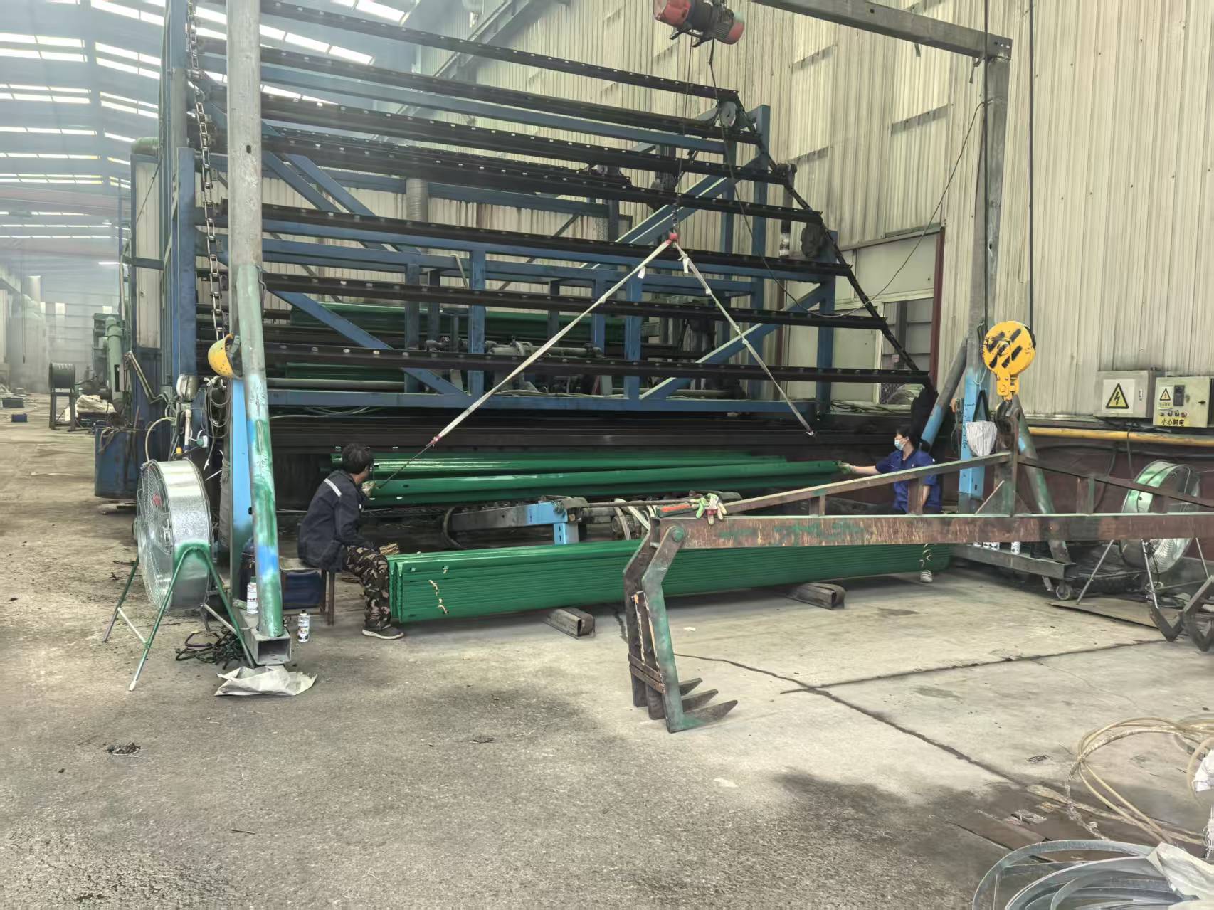 临沂市环氧锌基波形护栏环氧锌基波形护栏 - 厂家